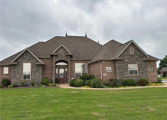 Property at 3606 Laney St, Rogers, AR 72758, 3 beds, 3 baths