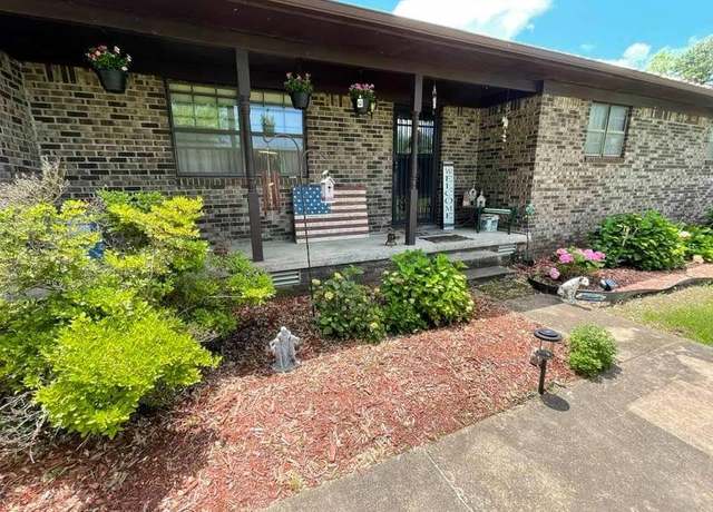 Property at 1217 Main St, Green Forest, AR 72638, 3 beds, 2.5 baths