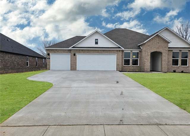 Property at 106 N Kit Kat Ct, Siloam Springs, AR 72761, 4 beds, 2 baths
