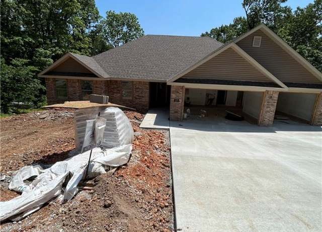 Property at 17 Hollow Way, Bella Vista, AR 72715, 4 beds, 2 baths