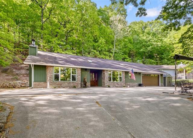 Property at 11743 Dogwood Dr, Garfield, AR 72732, 4 beds, 4.5 baths