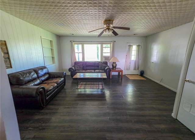 Property at 316 Napier Ave, Fayetteville, AR 72701, 3 beds, 2 baths