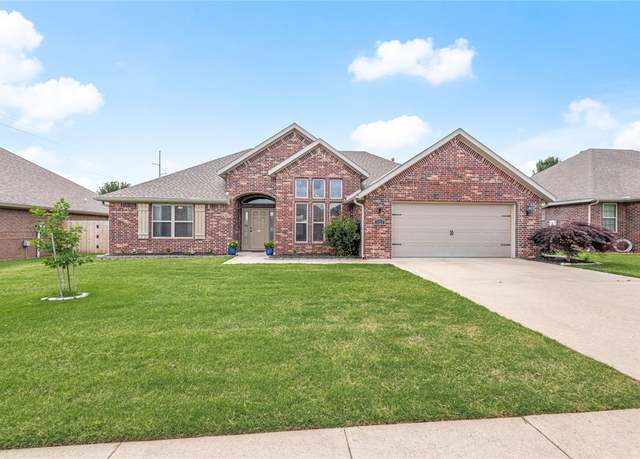 Property at 1021 Harvest St, Centerton, AR 72719, 3 beds, 2 baths