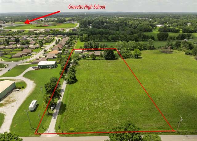 Property at 1111 Rocky Dell Rd, Gravette, AR 72736, 3 beds, 2.5 baths