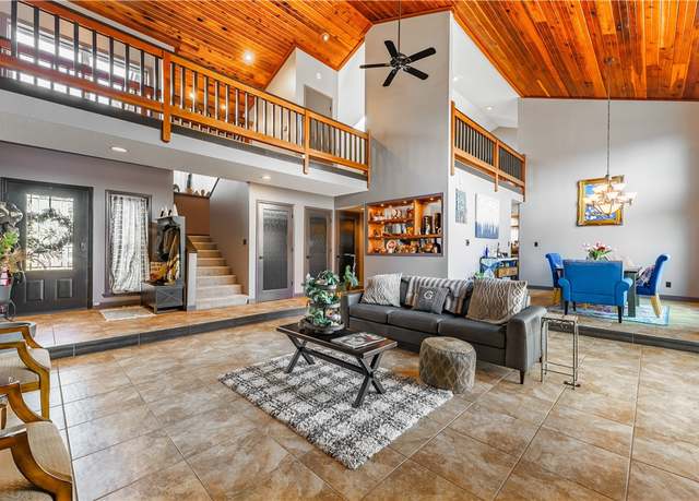 Property at 151 Woodcliff Rd, Springdale, AR 72764, 3 beds, 3 baths