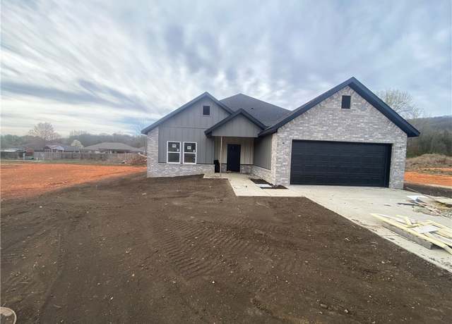 Property at 385 Smith St, West Fork, AR 72774, 4 beds, 2 baths