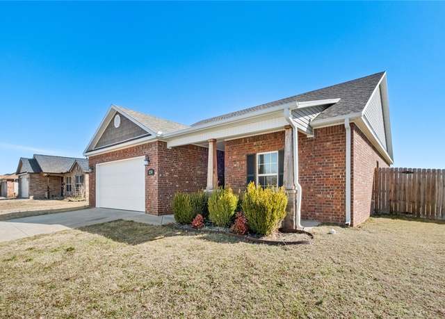 Property at 1254 S Apollo Dr, Fayetteville, AR 72701, 3 beds, 2 baths