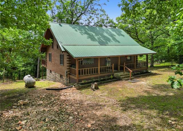 Property at 99 Beaverview Dr, Eureka Springs, AR 72631, 3 beds, 2.5 baths