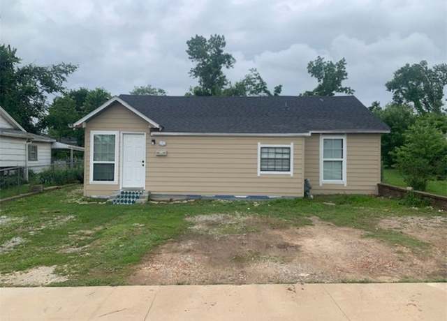 Property at 707 S 7th St, Rogers, AR 72756, 5 beds, 2 baths