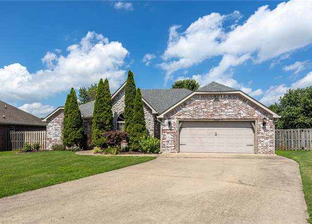 Property at 3000 SW Silverbark Rd, Bentonville, AR 72713, 3 beds, 2 baths
