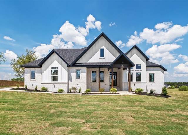 Property at 3130 Cambridge St, Bentonville, AR 72713, 5 beds, 3.5 baths
