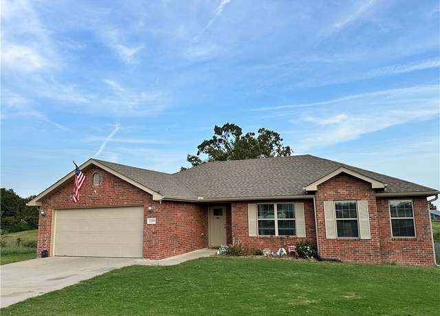 Property at 2205 N Augusta Cir, Gentry, AR 72734, 3 beds, 2 baths
