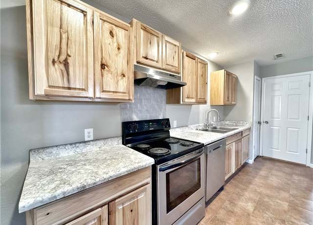 Property at 2009 Cypress Pl Unit A & B, Springdale, AR 72762, 6 beds, 2 baths