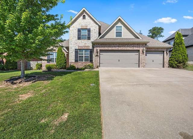 Property at 702 SE Eaton St, Bentonville, AR 72712, 4 beds, 3 baths