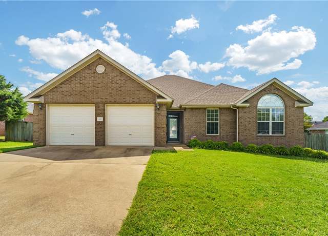 Property at 1321 S St. Andrews Cir, Fayetteville, AR 72701, 3 beds, 2 baths