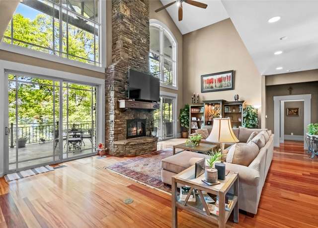 Property at 1243 Cr 1531, Eureka Springs, AR 72632, 5 beds, 5 baths