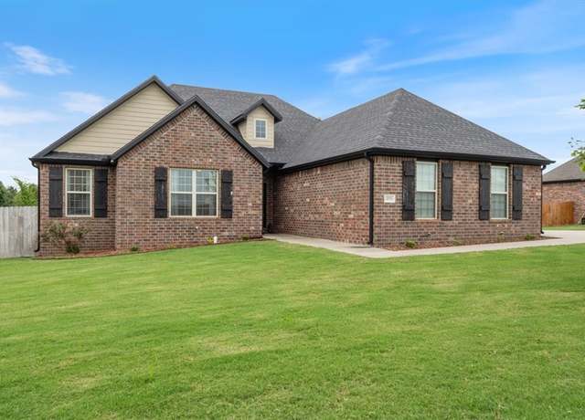 Property at 18556 Astor Dr, Fayetteville, AR 72704, 4 beds, 2 baths