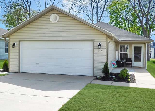 Property at 514 SE D St, Bentonville, AR 72712, 3 beds, 2 baths