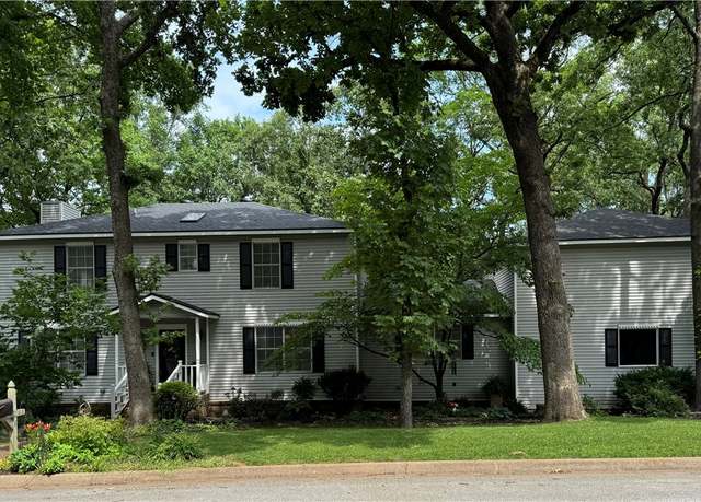 Property at 2240 N Big Oaks Dr, Fayetteville, AR 72703, 4 beds, 3.5 baths