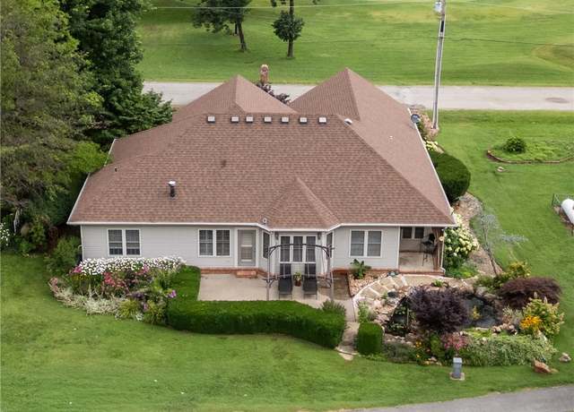 Property at 47 La Quinta Loop Unit 9 HOLIDAY ISLAND, Holiday Island, AR 72631, 3 beds, 2 baths