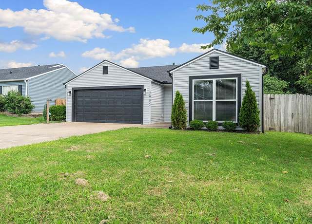 Property at 2905 NE 12th St, Bentonville, AR 72712, 3 beds, 2 baths