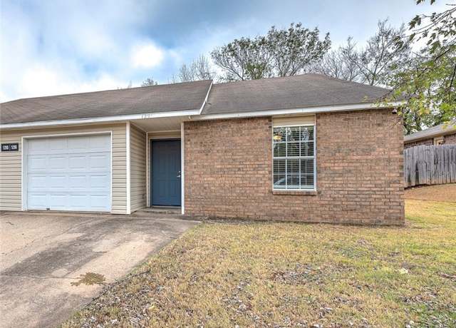 Property at 1296 N Boxley Ave, Fayetteville, AR 72704, 3 beds, 2 baths
