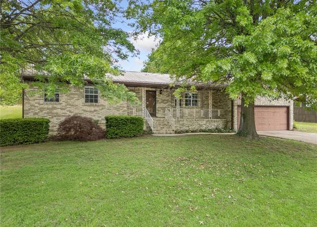 Property at 1405 Crestwood Dr, Harrison, AR 72601, 4 beds, 2 baths