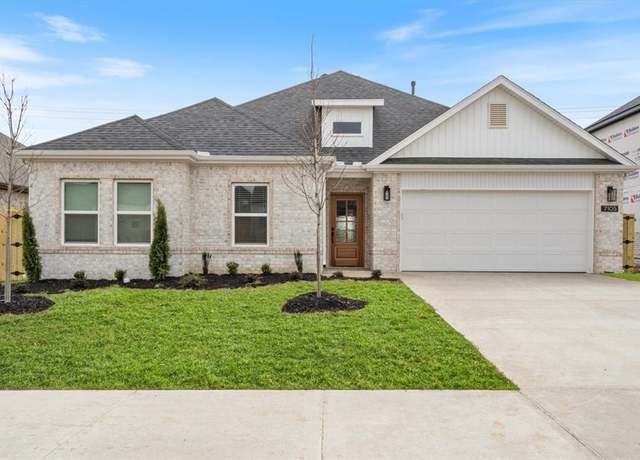 Property at 7105 SW Basswood Ave, Bentonville, AR 72713, 4 beds, 2 baths
