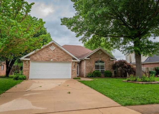Property at 4509 W Highland Knolls Rd, Rogers, AR 72758, 4 beds, 2 baths