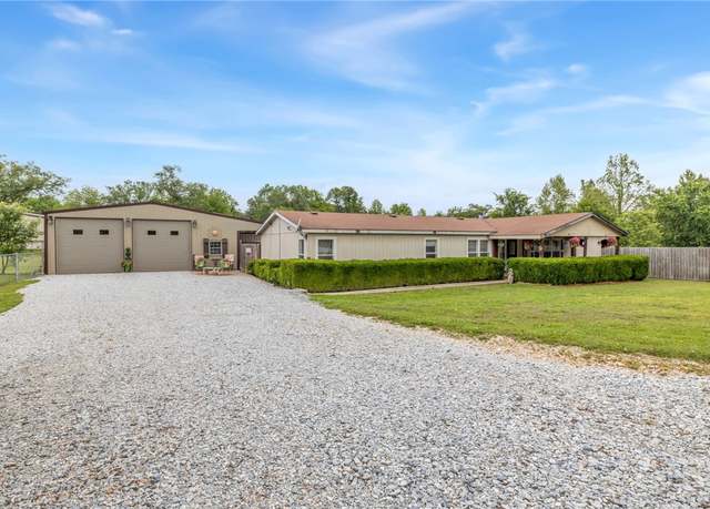 Property at 18246 Oakridge Rd, Springdale, AR 72764, 4 beds, 2.5 baths