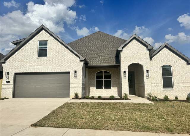 Property at 4946 N Delta Ave, Fayetteville, AR 72764, 4 beds, 3 baths