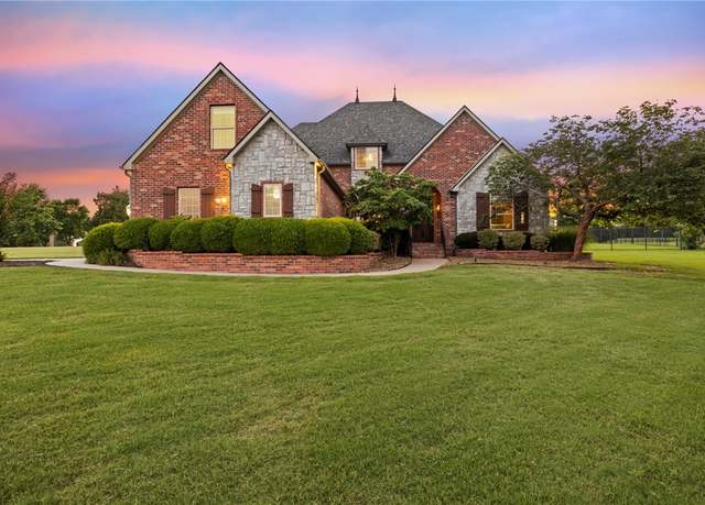 Property at 10849 Rosehaven Ln, Bentonville, AR 72712, 4 beds, 3.5 baths