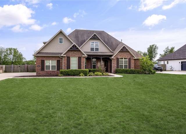 Property at 203 Chattin Cir, Bentonville, AR 72713, 5 beds, 4 baths