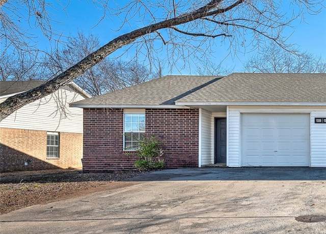 Property at 1336 N Boxley Ave, Fayetteville, AR 72704, 3 beds, 2 baths