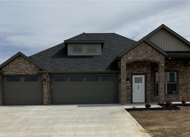 Property at 661 Summer Ln, Prairie Grove, AR 72753, 3 beds, 2 baths