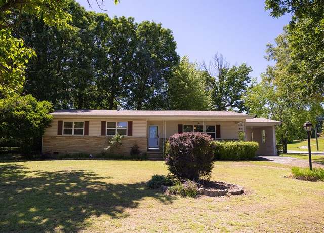 Property at 102 Mockingbird St, Harrison, AR 72601, 3 beds, 2 baths