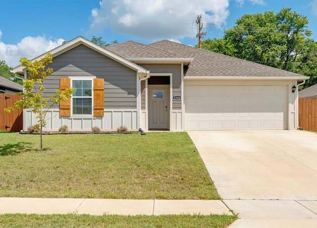 Property at 1316 Bates St, Gentry, AR 72734, 4 beds, 2 baths