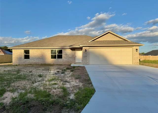 Property at 102 Meadow Dr, Dardanelle, AR 72834, 3 beds, 2 baths