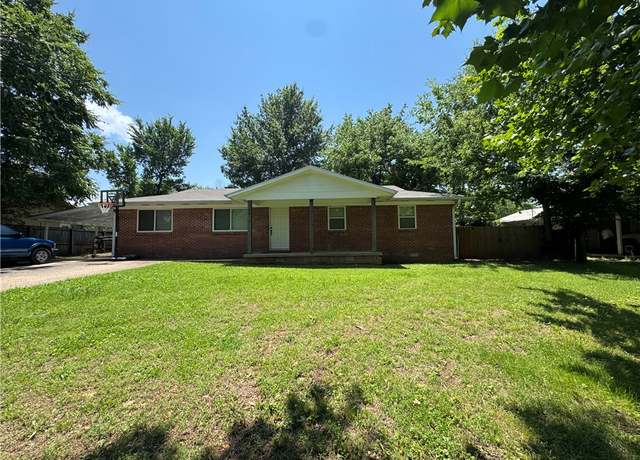 Property at 49 Valley Dr, Farmington, AR 72730, 3 beds, 2 baths