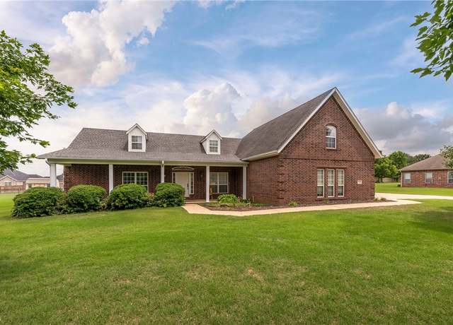 Property at 276 Fredonia St, Elm Springs, AR 72762, 3 beds, 3 baths