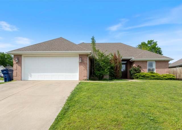 Property at 1105 Jim Mcvay, Siloam Springs, AR 72761, 3 beds, 2 baths