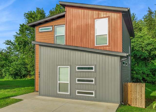 Property at 600 W Pacific Ave, Centerton, AR 72719, 3 beds, 2 baths
