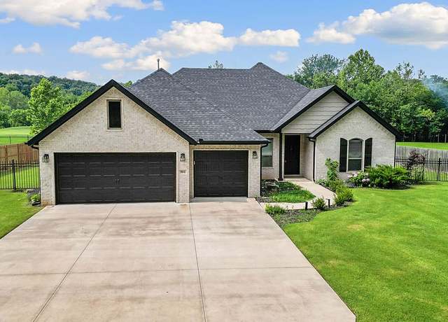 Property at 901 Sugar Creek Rd, Pea Ridge, AR 72751, 4 beds, 2.5 baths