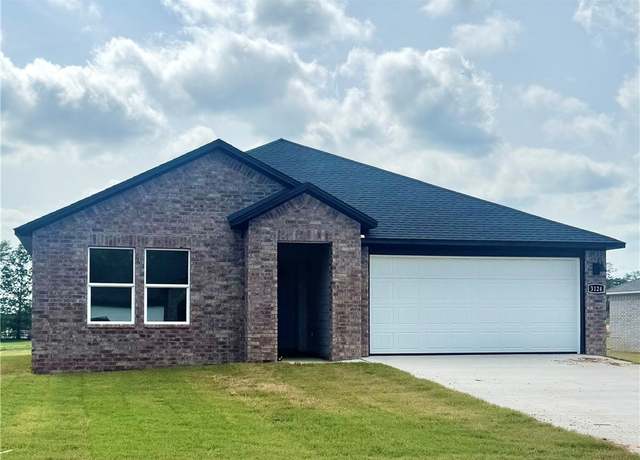 Property at 3124 N Bella St, Siloam Springs, AR 72761, 4 beds, 2 baths