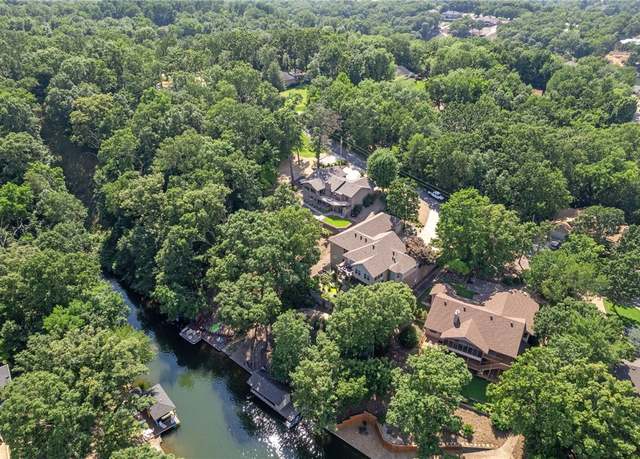 Property at 14 Waterside Ln, Bella Vista, AR 72715, 3 beds, 3 baths