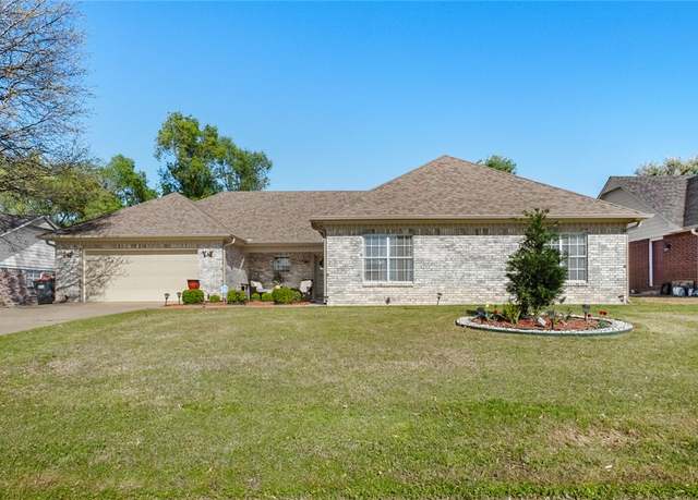 Property at 1909 Dick Smith St, Springdale, AR 72764, 4 beds, 3 baths