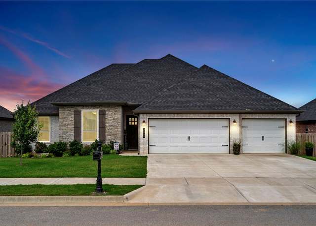 Property at 2009 Abbott Ln, Pea Ridge, AR 72751, 4 beds, 2.5 baths