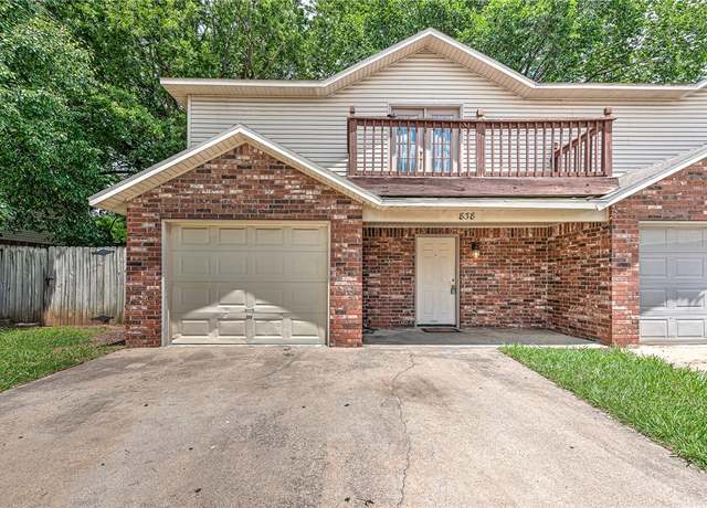 Property at 838 W Peachtree Dr, Fayetteville, AR 72703, 3 beds, 2.5 baths