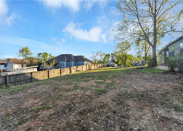 Property at E Spring St, Rogers, AR 72756