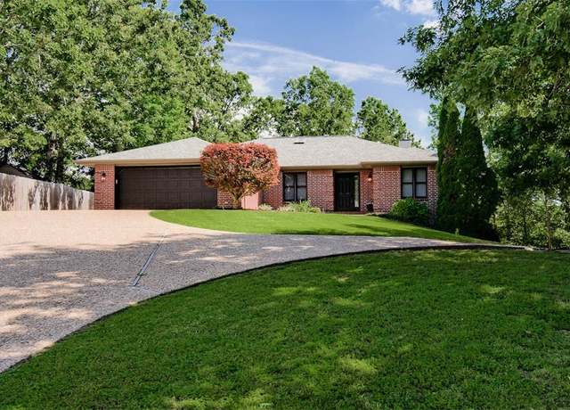 Property at 1 May Ln, Bella Vista, AR 72715, 2 beds, 3 baths